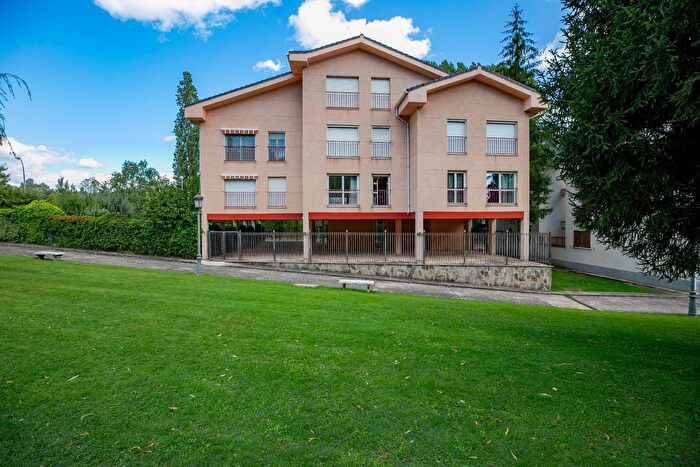 Casas en venta y pisos alquiler - 3