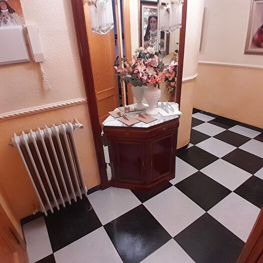 Casas en venta y pisos alquiler - 3