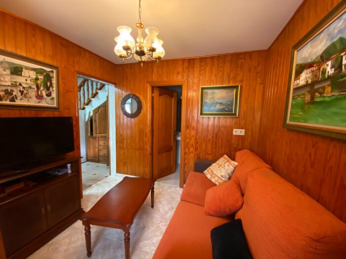 Casas en venta y pisos alquiler - 3