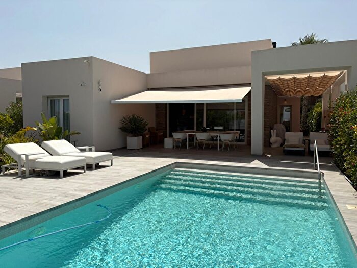 Casa en venta en Algorfa, Alicante de 2 habitaciones