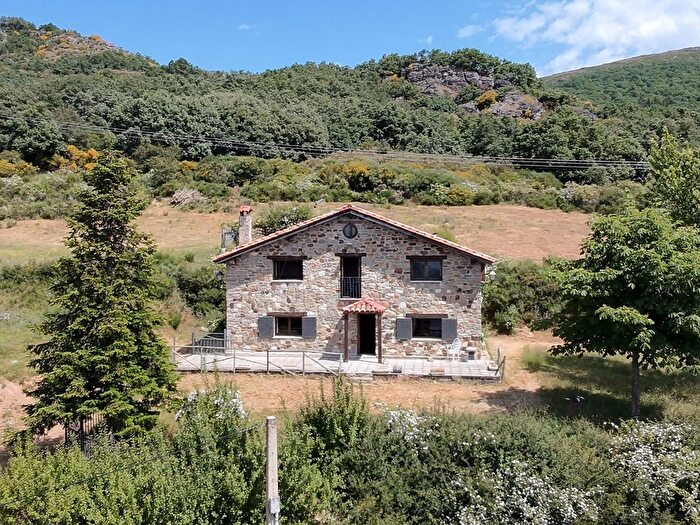 Casa en venta en Polentinos, Palencia de 3 habitaciones