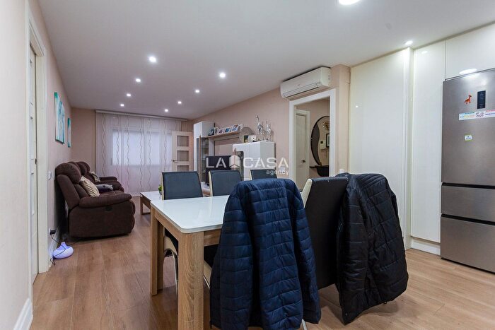Casas en venta y pisos alquiler - 1