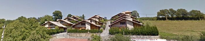 Casa en venta en Val de San Vicente, Cantabria de 4 habitaciones