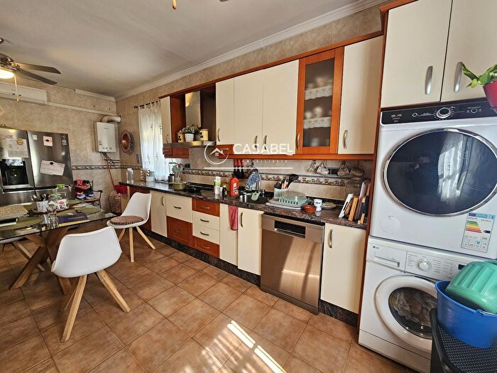 Casas en venta y pisos alquiler - 2