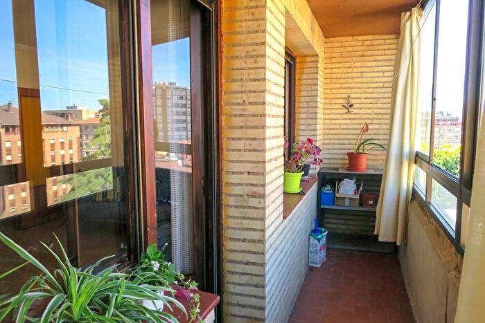 Casas en venta y pisos alquiler - 2
