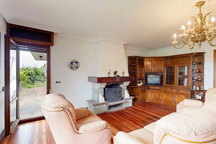Casas en venta y pisos alquiler - 3