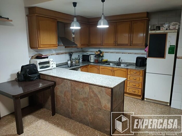 Casas en venta y pisos alquiler - 1