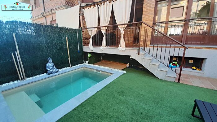 Casa en venta en Villares de la Reina, Salamanca de 4 habitaciones