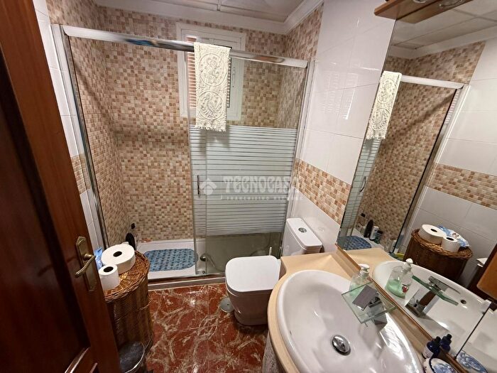 Casas en venta y pisos alquiler - 3