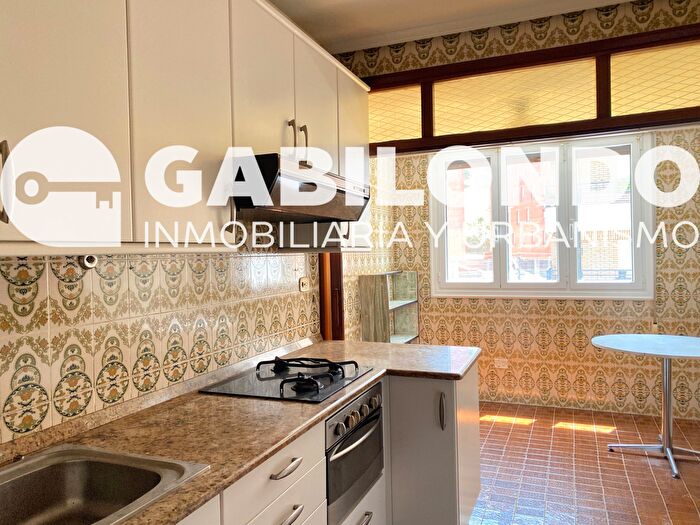 Casas en venta y pisos alquiler - 1