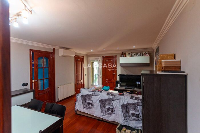 Casas en venta y pisos alquiler - 1
