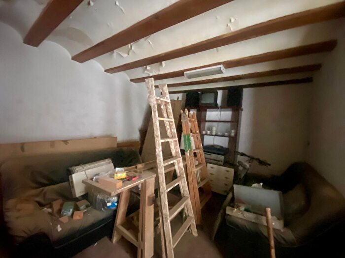 Casas en venta y pisos alquiler - 3