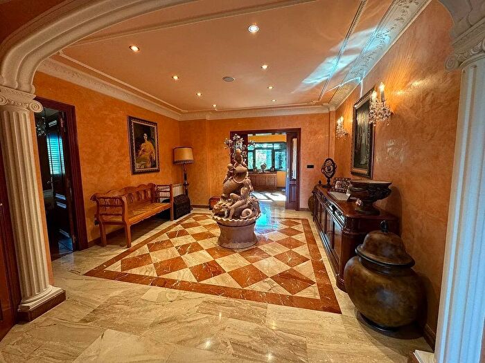 Casas en venta y pisos alquiler - 3