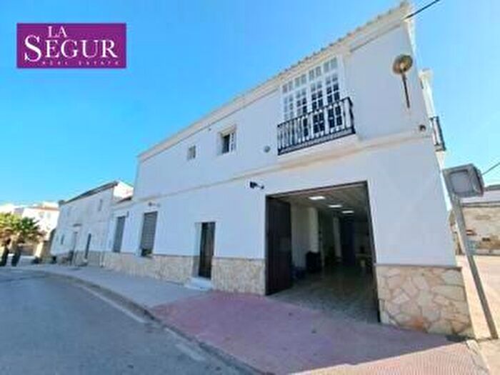 Casa en venta en Medina Sidonia, Cádiz de 5 habitaciones