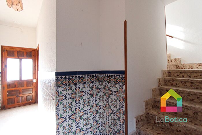 Casas en venta y pisos alquiler - 3