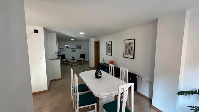 Casas en venta y pisos alquiler - 2
