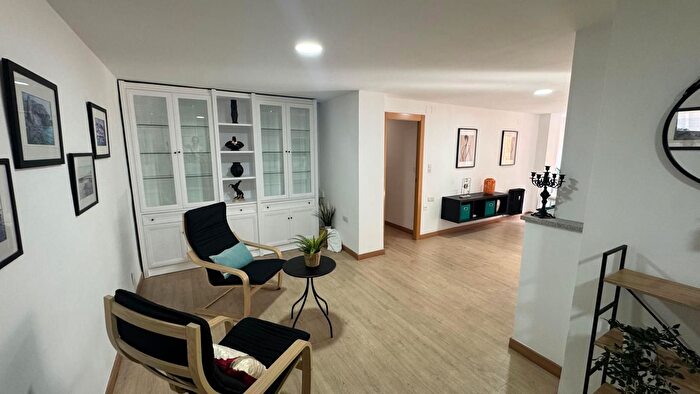 Casas en venta y pisos alquiler - 1