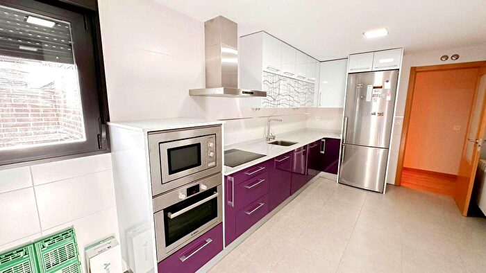 Casas en venta y pisos alquiler - 1