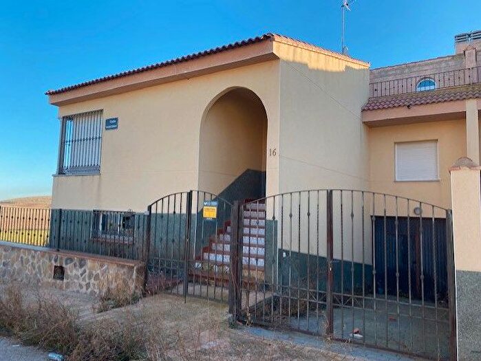 Casas en venta y pisos alquiler - 2