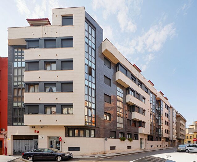 Casas en venta y pisos alquiler - 1