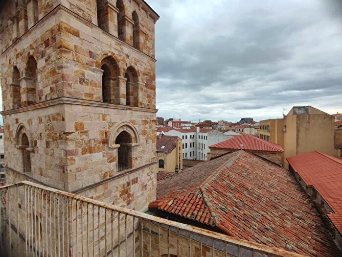 Piso en venta en Castilla y León, Zamora de 4 habitaciones