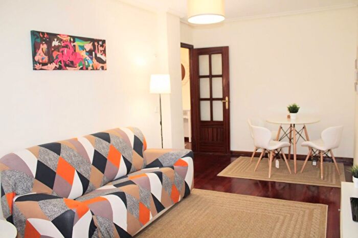 Piso en alquiler en General Dávila, Santander de 3 habitaciones