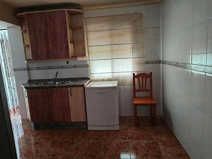 Casas en venta y pisos alquiler - 3