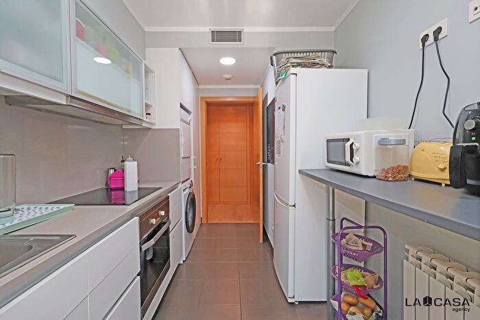 Piso en venta en Santa Eulàlia, LHospitalet de Llobregat de 3 habitaciones