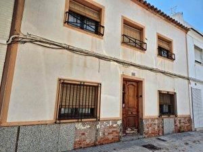 Casas en venta y pisos alquiler - 1