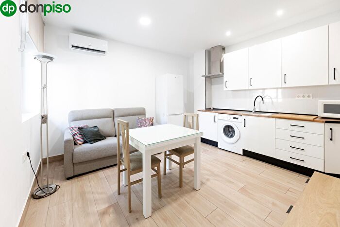 Casas en venta y pisos alquiler - 1