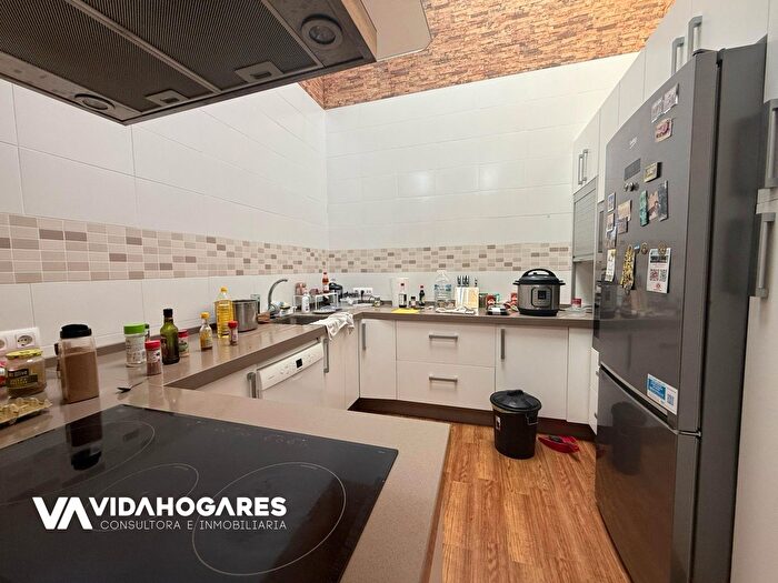 Casas en venta y pisos alquiler - 3