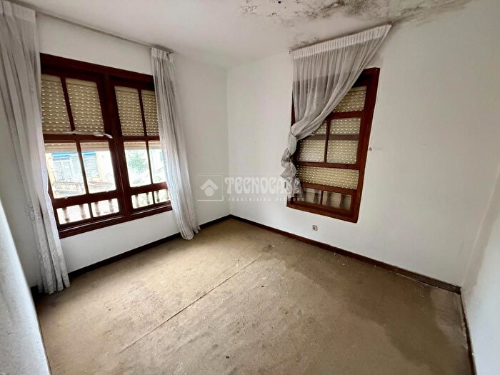 Casas en venta y pisos alquiler - 3