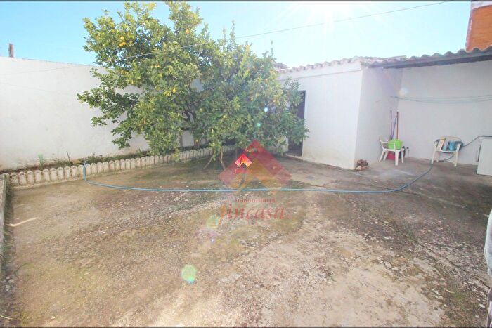 Casas en venta y pisos alquiler - 1