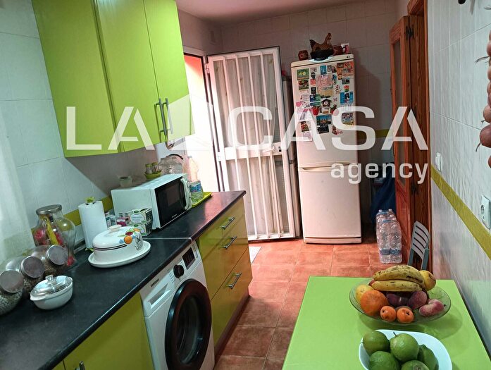 Casas en venta y pisos alquiler - 3