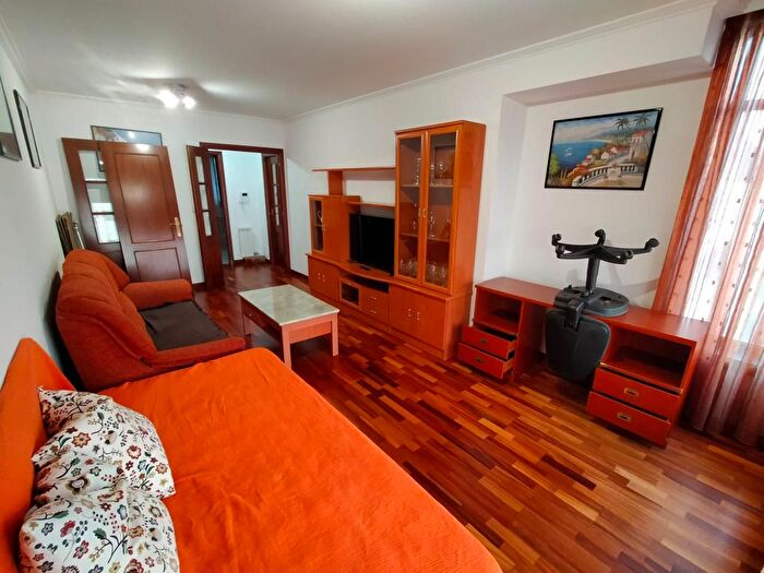 Casas en venta y pisos alquiler - 1