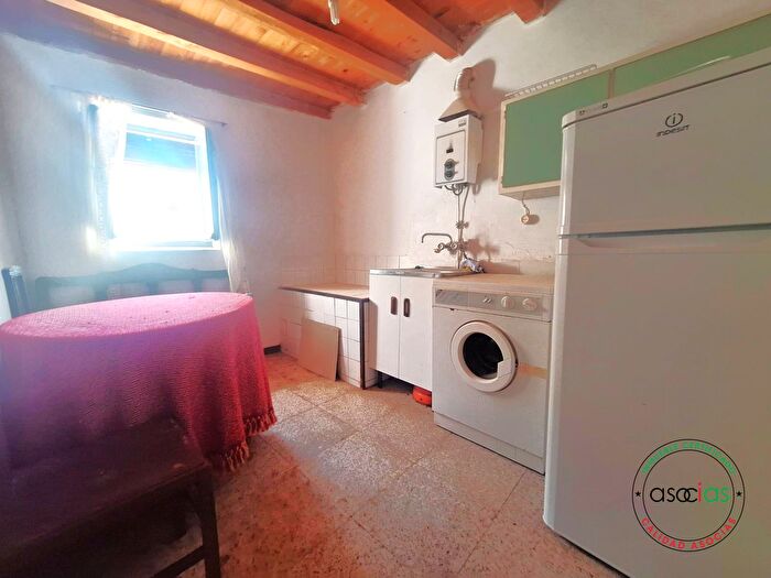 Casas en venta y pisos alquiler - 2