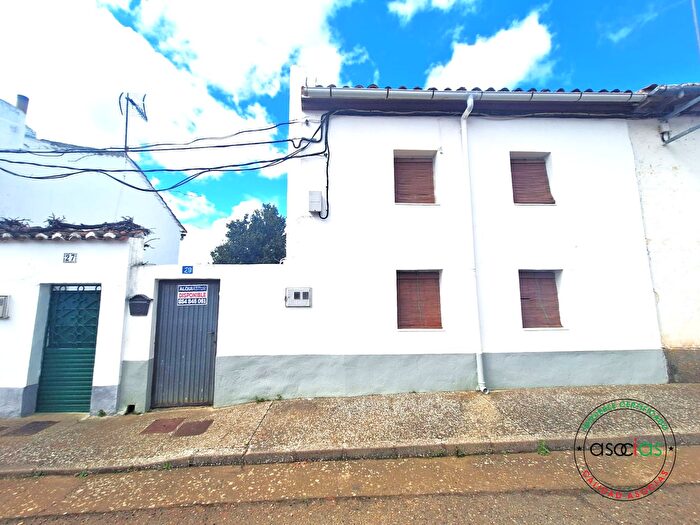 Casas en venta y pisos alquiler - 1