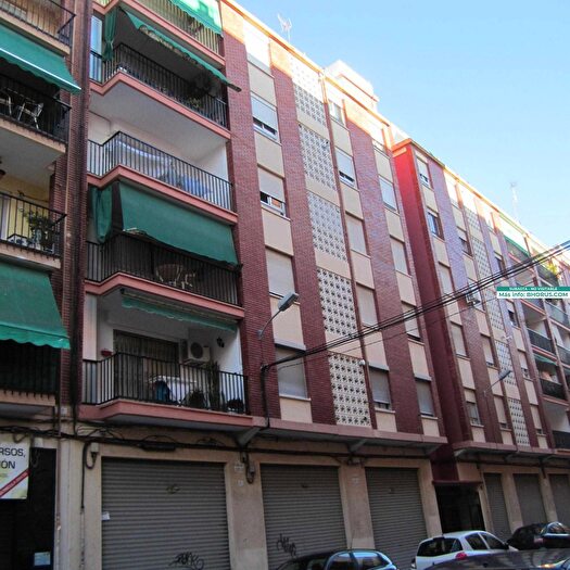 Casas en venta y pisos alquiler - 1