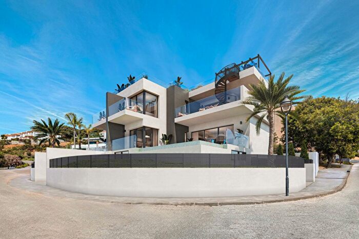 Casa en venta en Elviria Cabopino, Cabopino Artola de 5 habitaciones