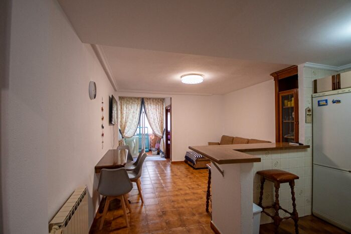 Casas en venta y pisos alquiler - 1