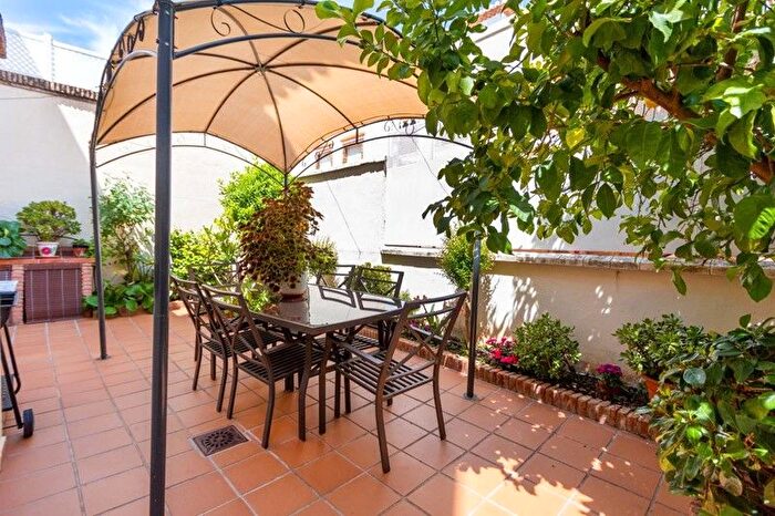 Casas en venta y pisos alquiler - 1