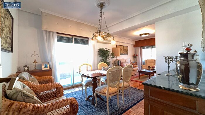 Casas en venta y pisos alquiler - 1