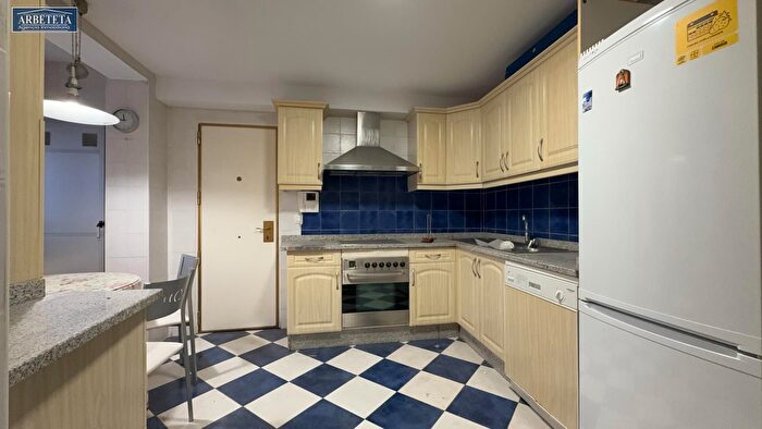 Casas en venta y pisos alquiler - 2