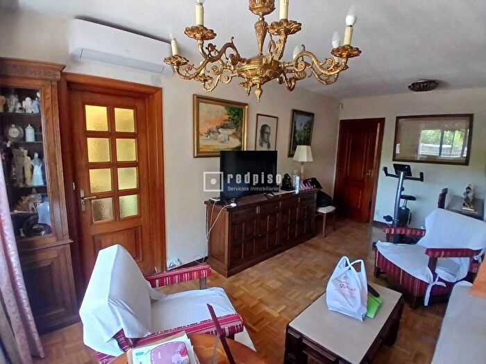 Casas en venta y pisos alquiler - 3