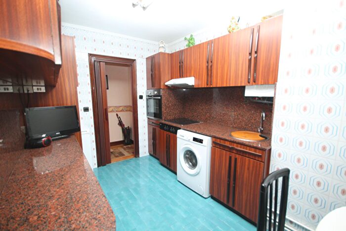 Casas en venta y pisos alquiler - 2