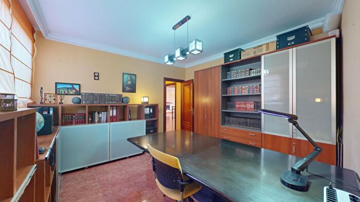 Casas en venta y pisos alquiler - 3