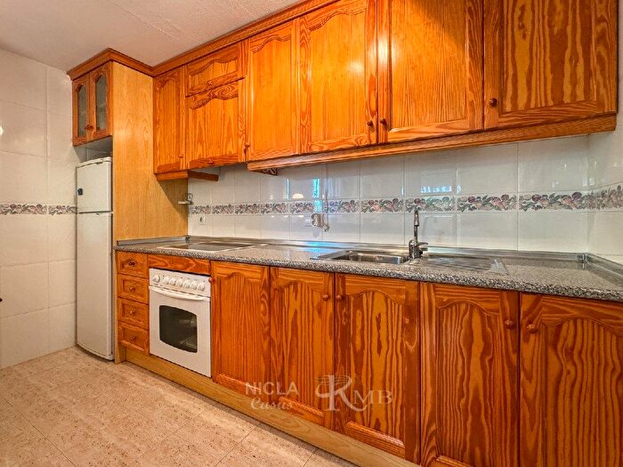 Casas en venta y pisos alquiler - 3