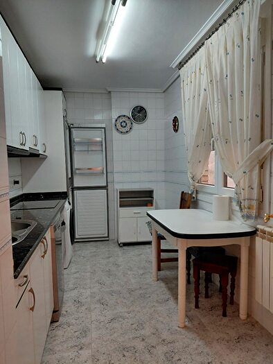 Casas en venta y pisos alquiler - 2