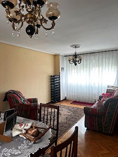 Casas en venta y pisos alquiler - 3