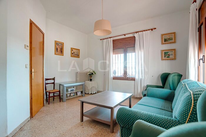 Casas en venta y pisos alquiler - 3